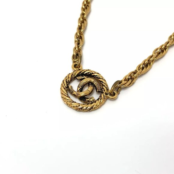 CHANEL CC Mark Necklace Metal Gold - Picture 2 of 10